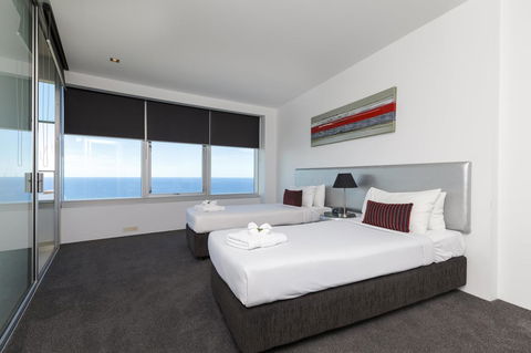 Q1 Resort & Spa - Official - Australia Accommodation 8