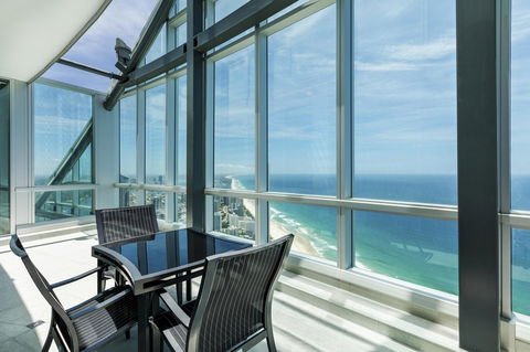Q1 Resort & Spa - Official - Australia Accommodation 15