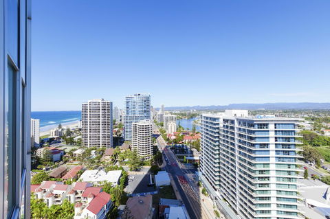 Q1 Resort & Spa - Official - Australia Accommodation 34