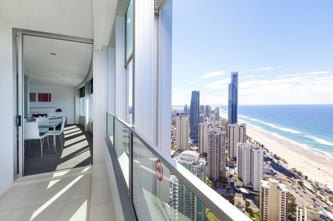 Q1 Resort & Spa - Official - Australia Accommodation 5