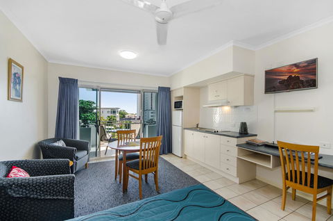 Madison Ocean Breeze Apartments - Australia Accommodation 11