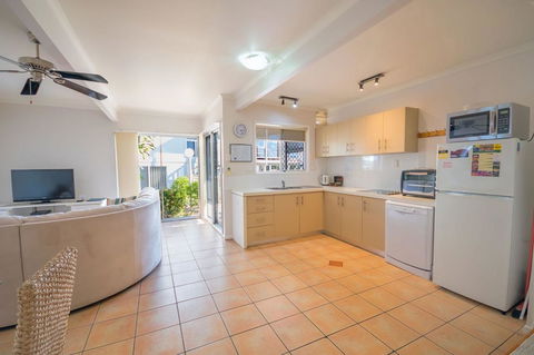 Airlie Apartments - Australia Accommodation 12