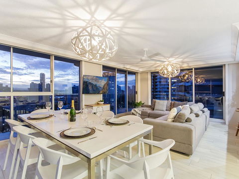 Sunbird Beach Resort Main Beach - Australia Accommodation 1
