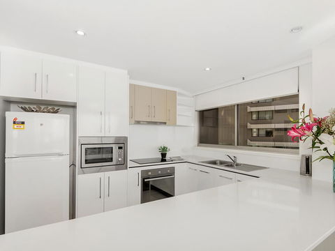 Sunbird Beach Resort Main Beach - Australia Accommodation 16