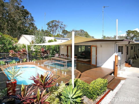 Beach House On Jones Parade, Central Coolum Beach - Australia Accommodation 2