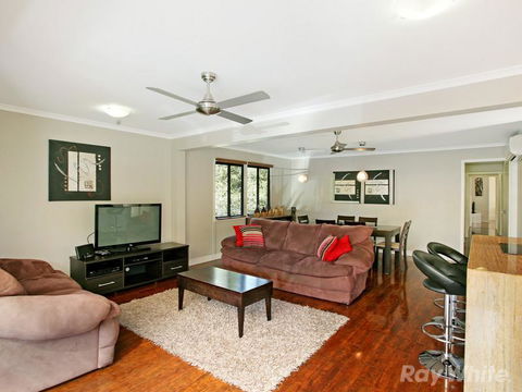 Beach House On Jones Parade, Central Coolum Beach - Australia Accommodation 4