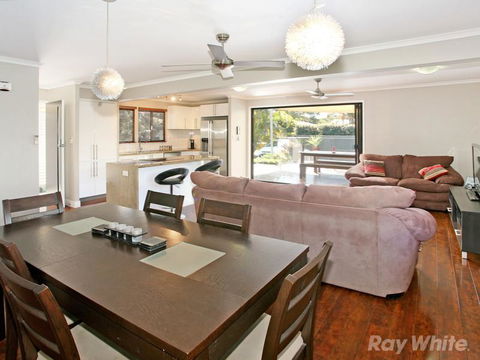 Beach House On Jones Parade, Central Coolum Beach - Australia Accommodation 6