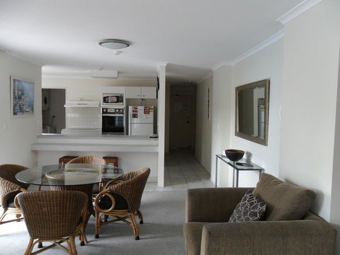 Grosvenor Beachfront Apartments Surfers Paradise - Australia Accommodation 5