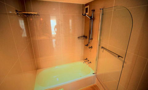 Grosvenor Beachfront Apartments Surfers Paradise - Australia Accommodation 34