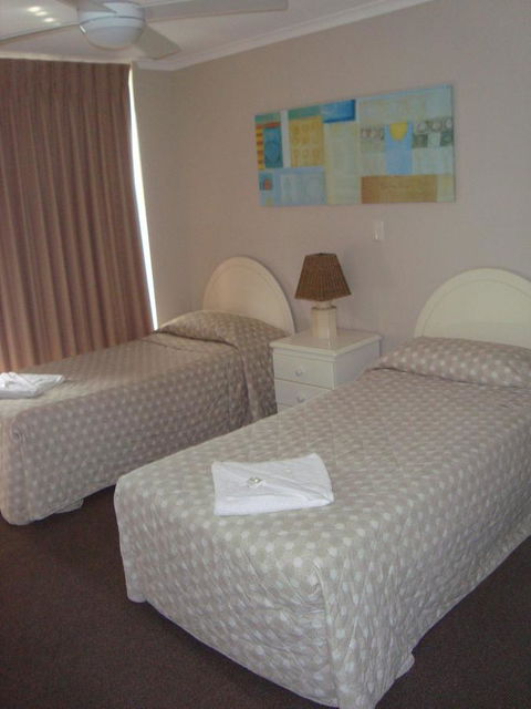 Grosvenor Beachfront Apartments Surfers Paradise - Australia Accommodation 18