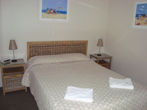 Grosvenor Beachfront Apartments Surfers Paradise - Australia Accommodation 13