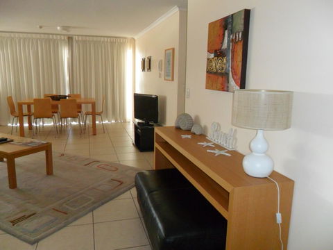 Grosvenor Beachfront Apartments Surfers Paradise - Australia Accommodation 10