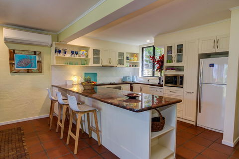 Number 2 On The Beach | Beautiful Beachfront Villa - Australia Accommodation 10