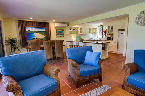Number 2 On The Beach | Beautiful Beachfront Villa - Australia Accommodation 5