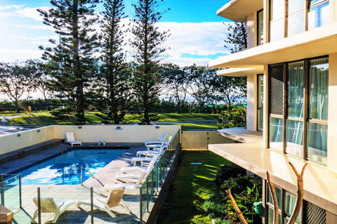 Seacrest Beachfront Apartments Surfers Paradise - Australia Accommodation 40