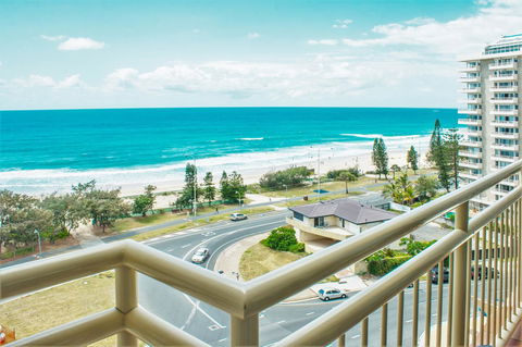 Seacrest Beachfront Apartments Surfers Paradise - Australia Accommodation 11