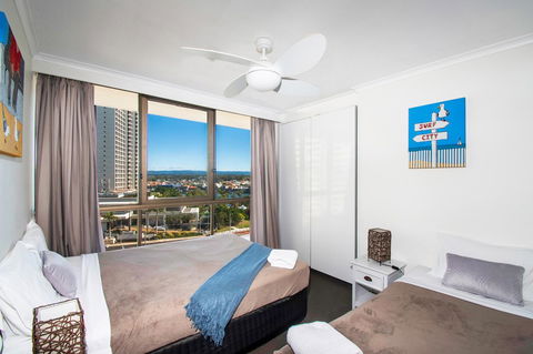 Seacrest Beachfront Apartments Surfers Paradise - Australia Accommodation 3