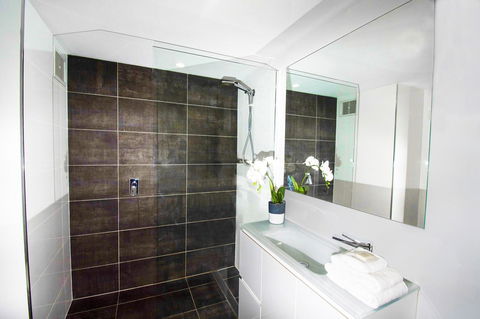 Seacrest Beachfront Apartments Surfers Paradise - Australia Accommodation 22