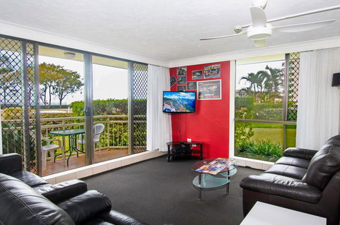 Seacrest Beachfront Apartments Surfers Paradise - Australia Accommodation 9
