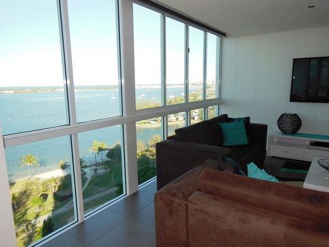 Crystal Bay On The Broadwater - Australia Accommodation 32