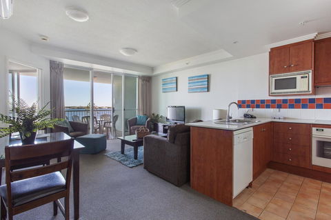 Crystal Bay On The Broadwater - Australia Accommodation 33