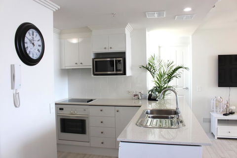 Crystal Bay On The Broadwater - Australia Accommodation 12
