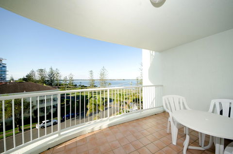 Crystal Bay On The Broadwater - Australia Accommodation 34