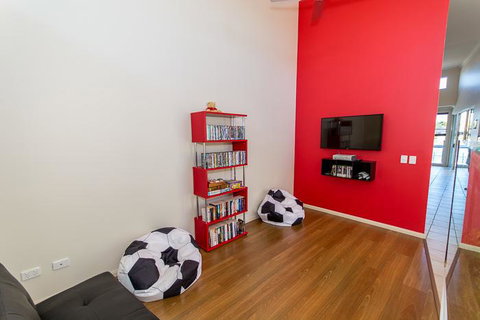 Hepburn Holiday Haven - Australia Accommodation 8