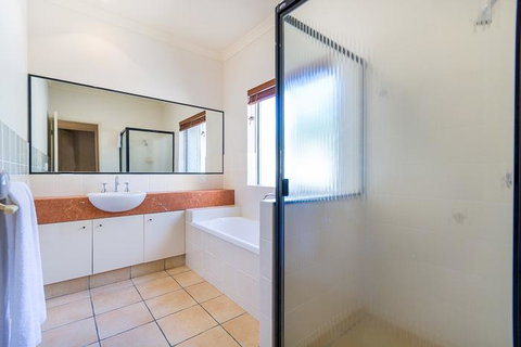 Hepburn Holiday Haven - Australia Accommodation 18