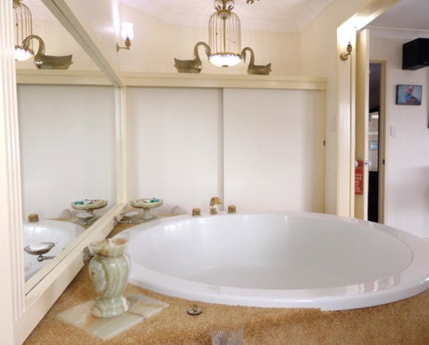Gaia On Bribie Island - Australia Accommodation 17