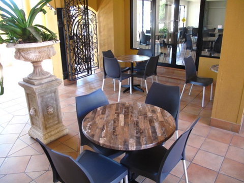 Palm Royale Cairns - Australia Accommodation 12