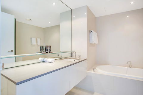 Mantra Circle On Cavill - Australia Accommodation 37