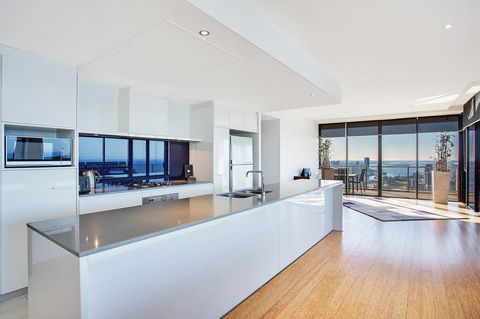 Mantra Circle On Cavill - Australia Accommodation 3