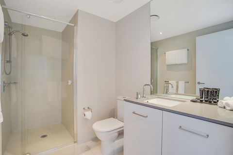 Mantra Circle On Cavill - Australia Accommodation 24