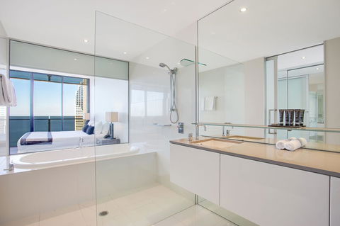 Mantra Circle On Cavill - Australia Accommodation 6