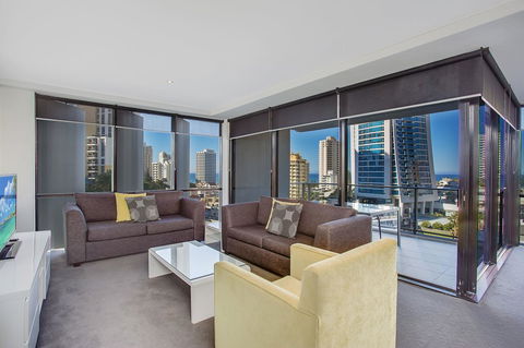 Mantra Circle On Cavill - Australia Accommodation 21