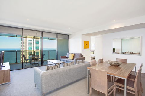 Mantra Circle On Cavill - Australia Accommodation 14