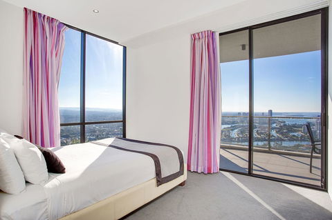 Mantra Circle On Cavill - Australia Accommodation 7