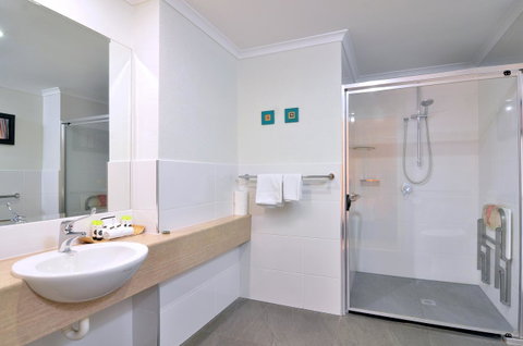 Le Cher Du Monde Adults Only - Australia Accommodation 9