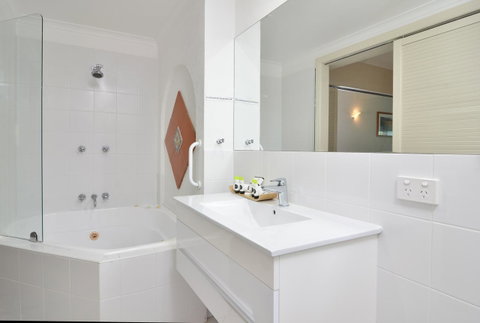 Le Cher Du Monde Adults Only - Australia Accommodation 19