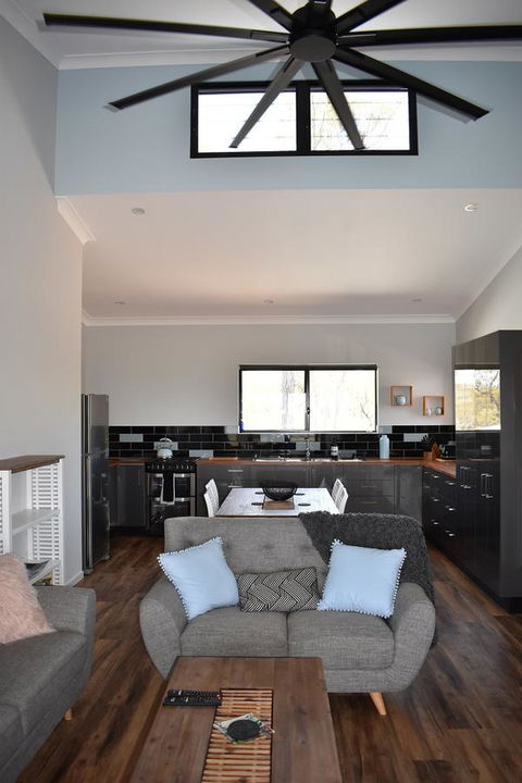 Ironbark House - Australia Accommodation 18