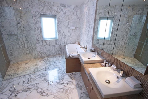 Oceans Mooloolaba - Australia Accommodation 34