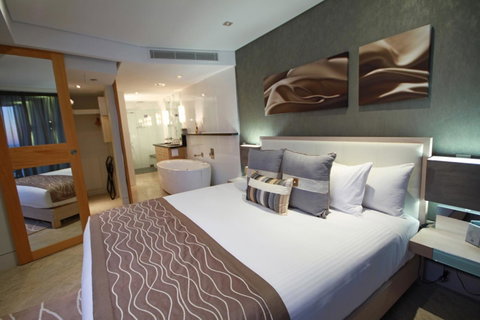 Oceans Mooloolaba - Australia Accommodation 14