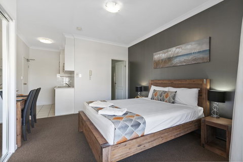 La Vida On Anzac - Australia Accommodation 19