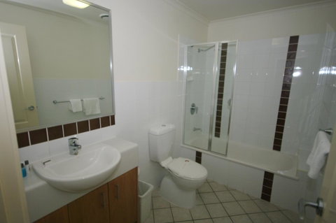La Vida On Anzac - Australia Accommodation 11