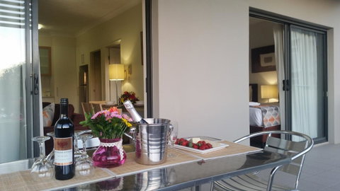 La Vida On Anzac - Australia Accommodation 36