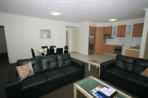 La Vida On Anzac - Australia Accommodation 9