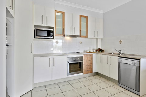 La Vida On Anzac - Australia Accommodation 23
