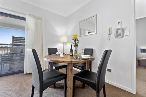 La Vida On Anzac - Australia Accommodation 20