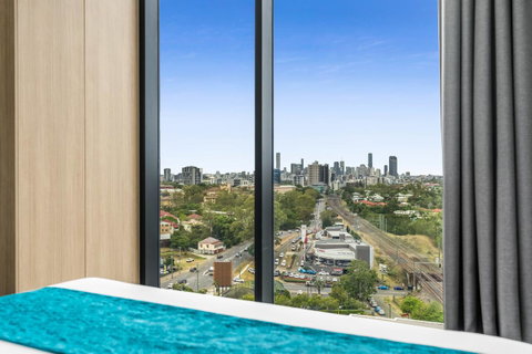 Essence Suites Taringa - Australia Accommodation 17